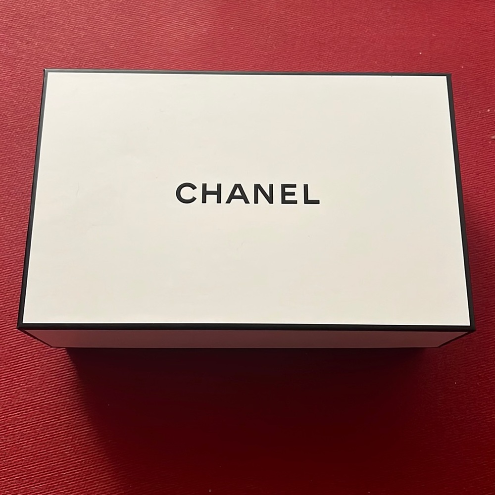 Authentic Chanel Box With Bow - image 1